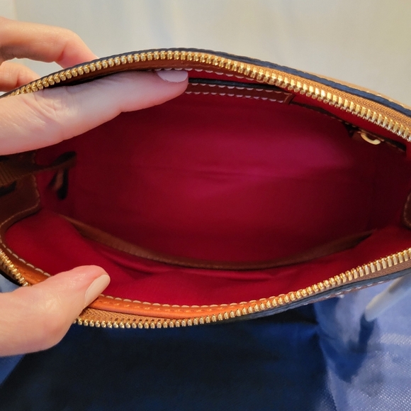 DOONEY & BOURKE PEBBLE GRAIN CAMERON CROSSBODY BAG WITH DUST COVER: CARAMEL NWT - Picture 9 of 13